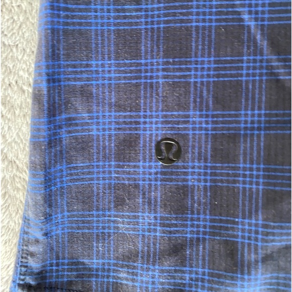 Lululemon athletica shorts - Picture 3 of 5